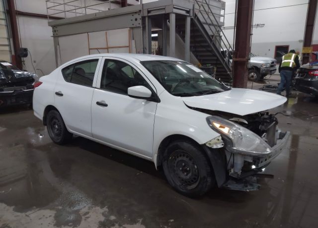 2016 NISSAN Versa