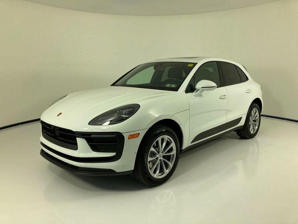 2022 PORSCHE Macan