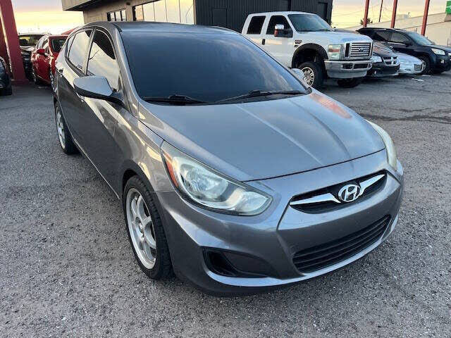 2013 HYUNDAI Accent