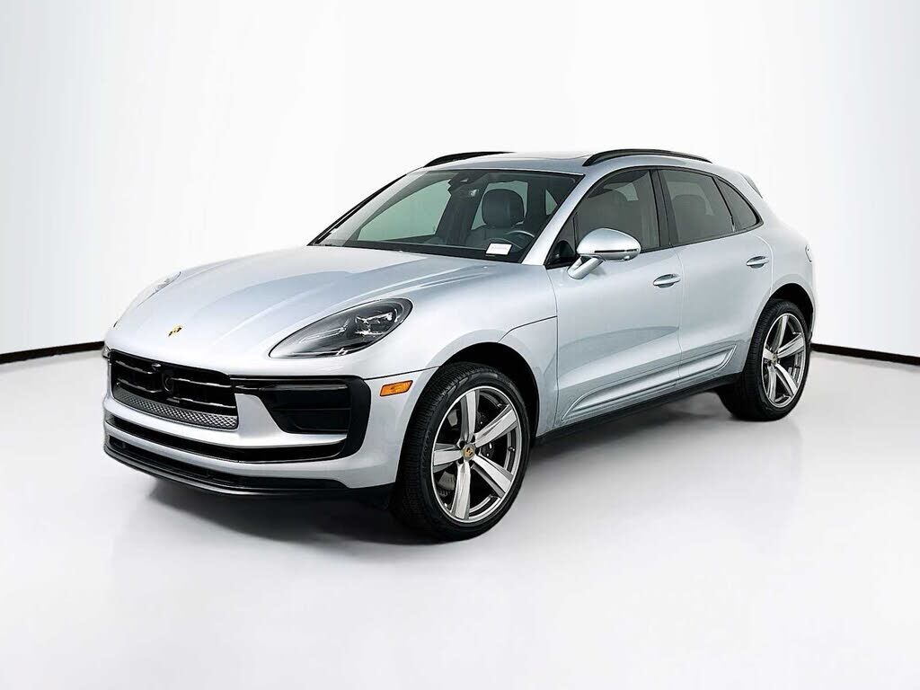2025 PORSCHE Macan
