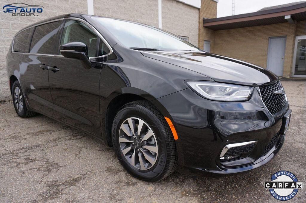 2022 CHRYSLER Pacifica