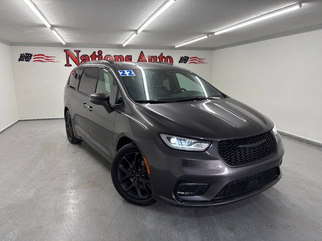 2022 CHRYSLER Pacifica