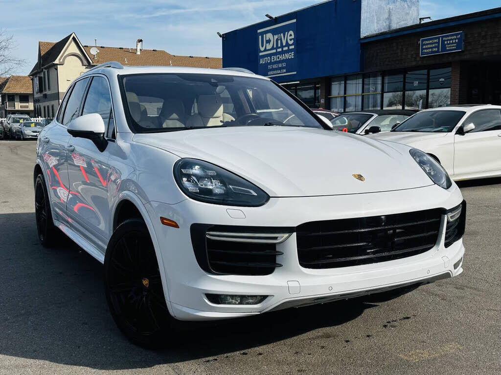 2015 PORSCHE Cayenne