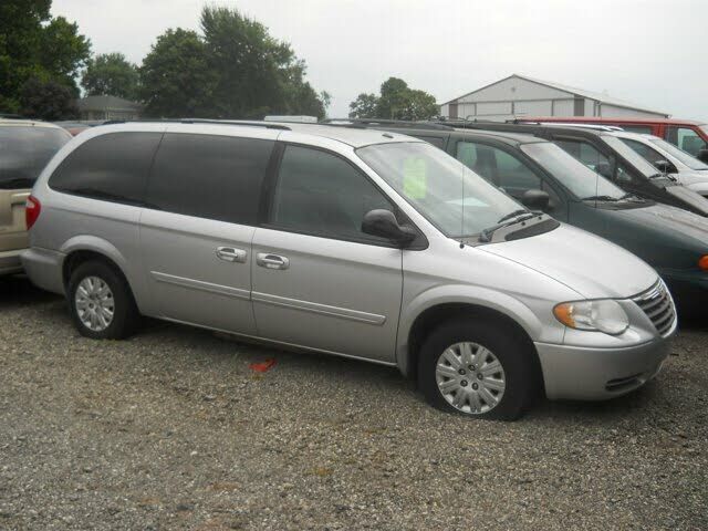 2006 CHRYSLER Town and Country