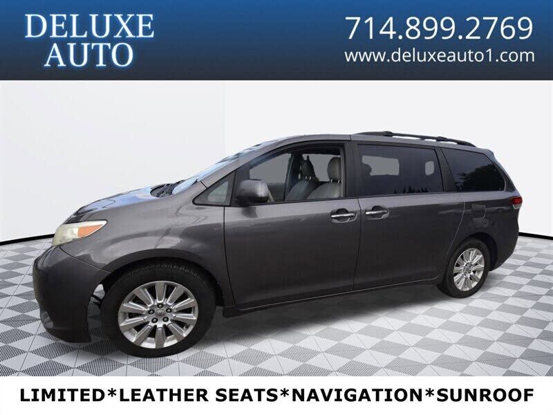 2012 TOYOTA Sienna