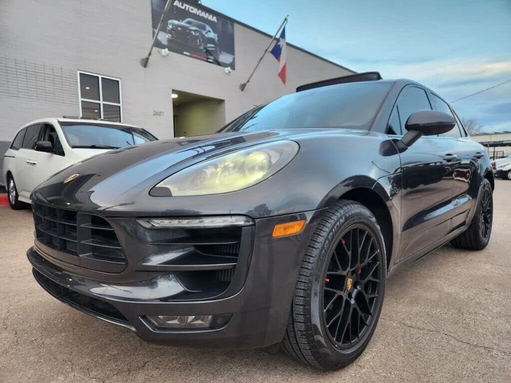 2017 PORSCHE Macan