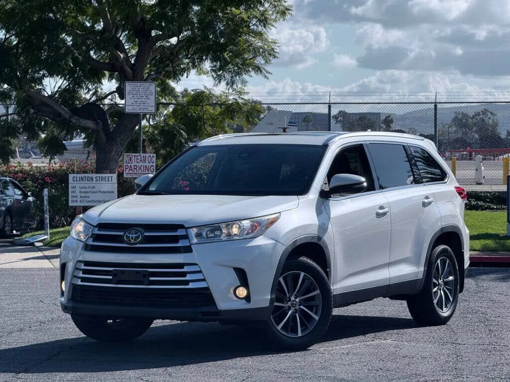 2019 TOYOTA Highlander