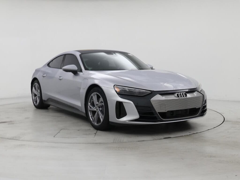 2022 AUDI e-tron