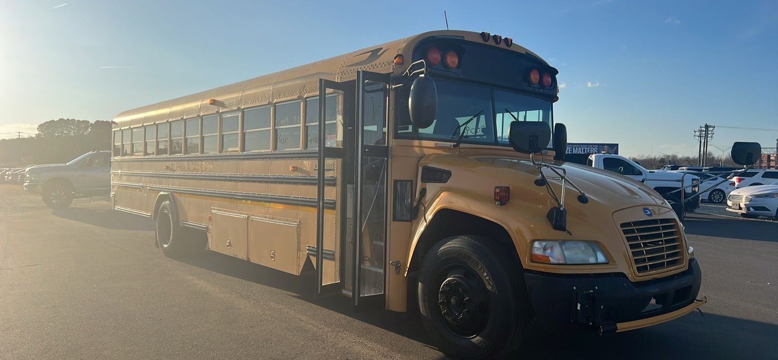 2009 BLUE BIRD BB Conventional