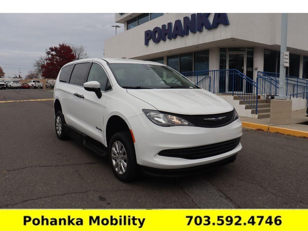 2020 CHRYSLER Voyager