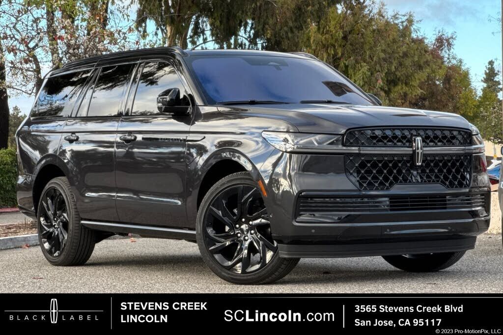 2025 LINCOLN Navigator