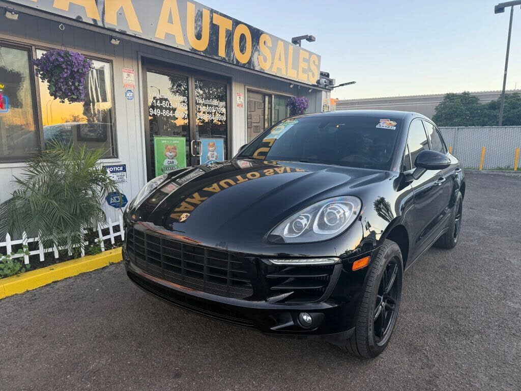 2015 PORSCHE Macan