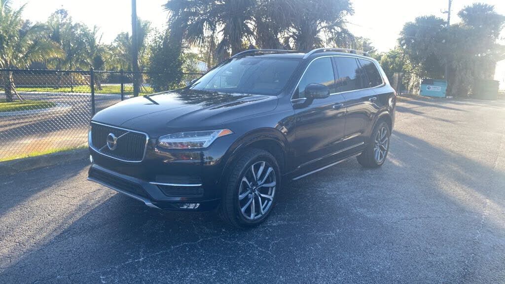 2017 VOLVO XC90