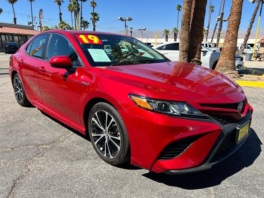 2019 TOYOTA Camry