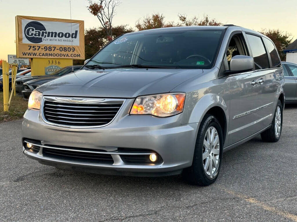 2015 CHRYSLER Town and Country