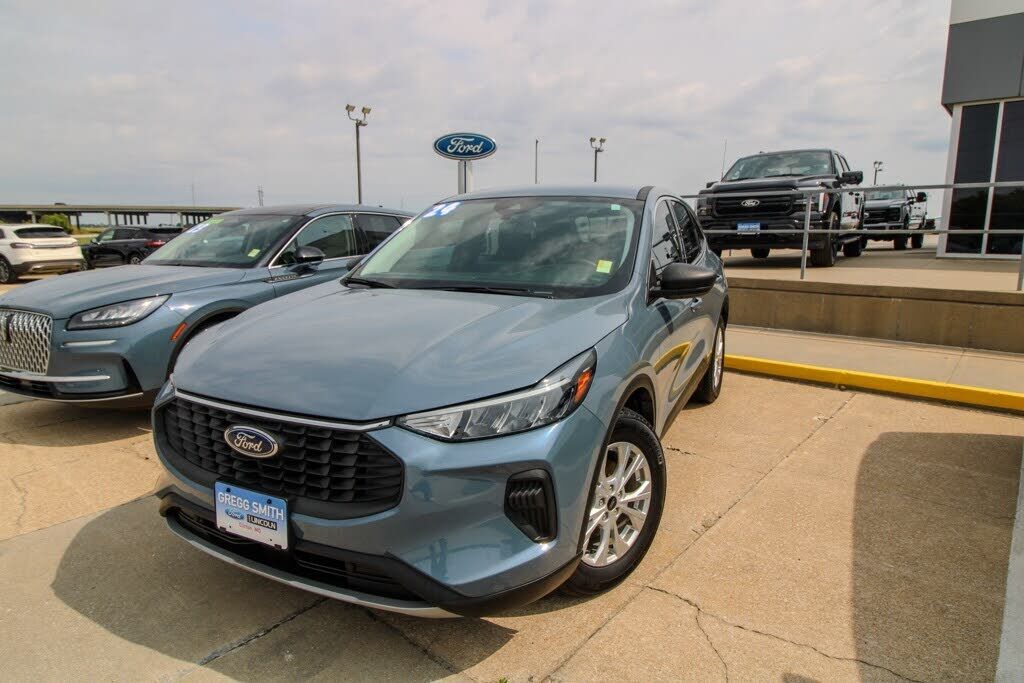 2024 FORD Escape