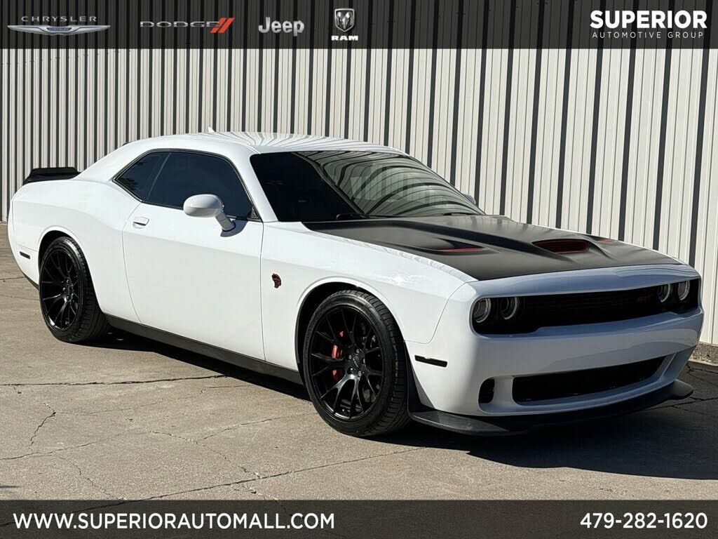 2016 DODGE Challenger