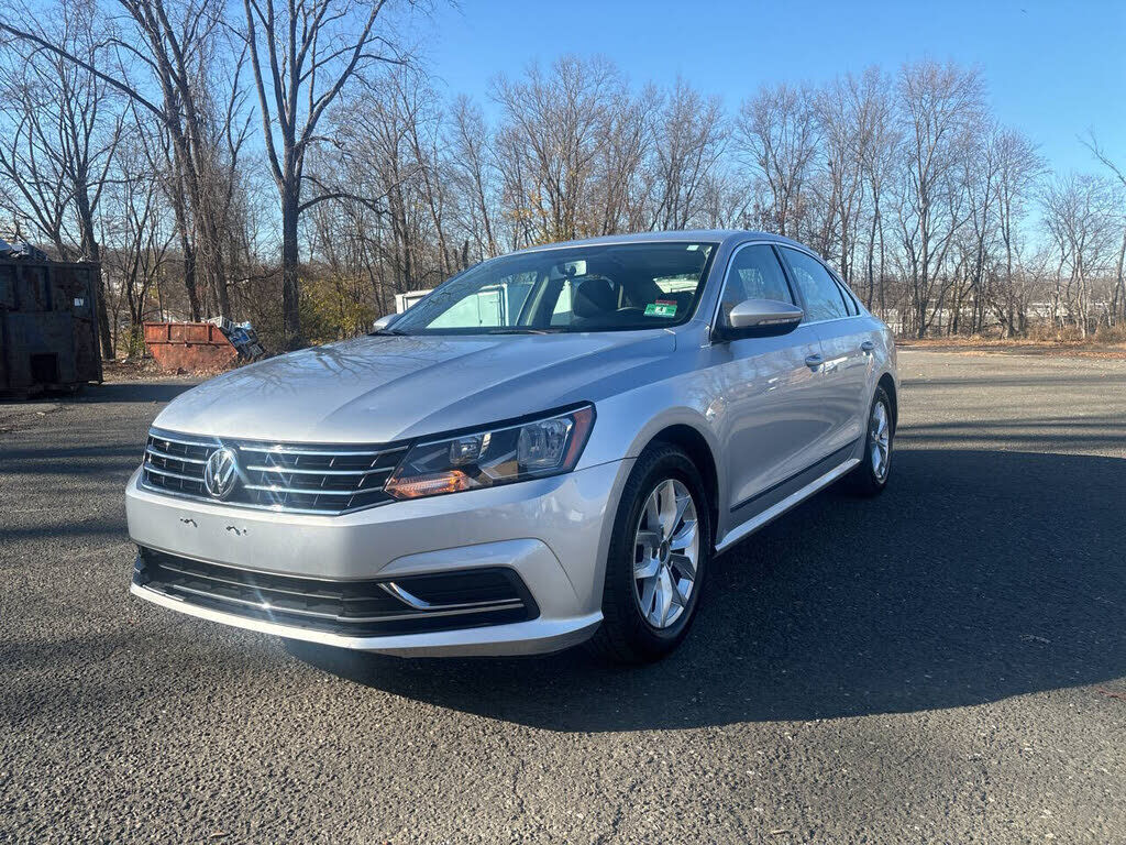 2016 VOLKSWAGEN Passat