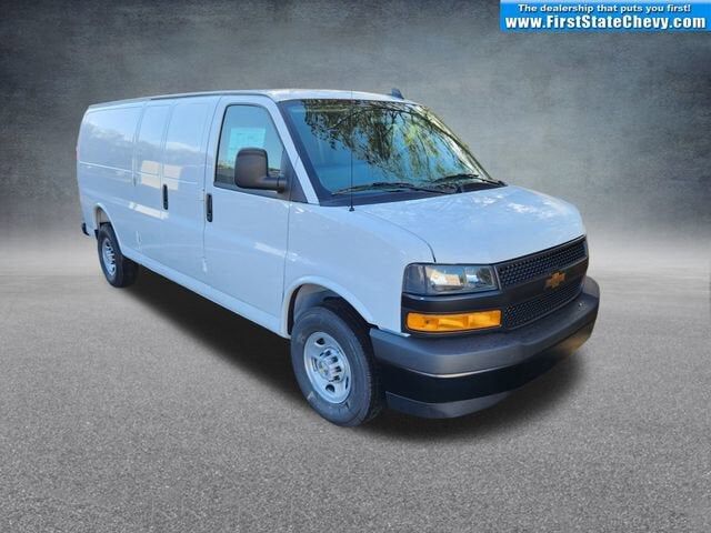 2025 CHEVROLET Express