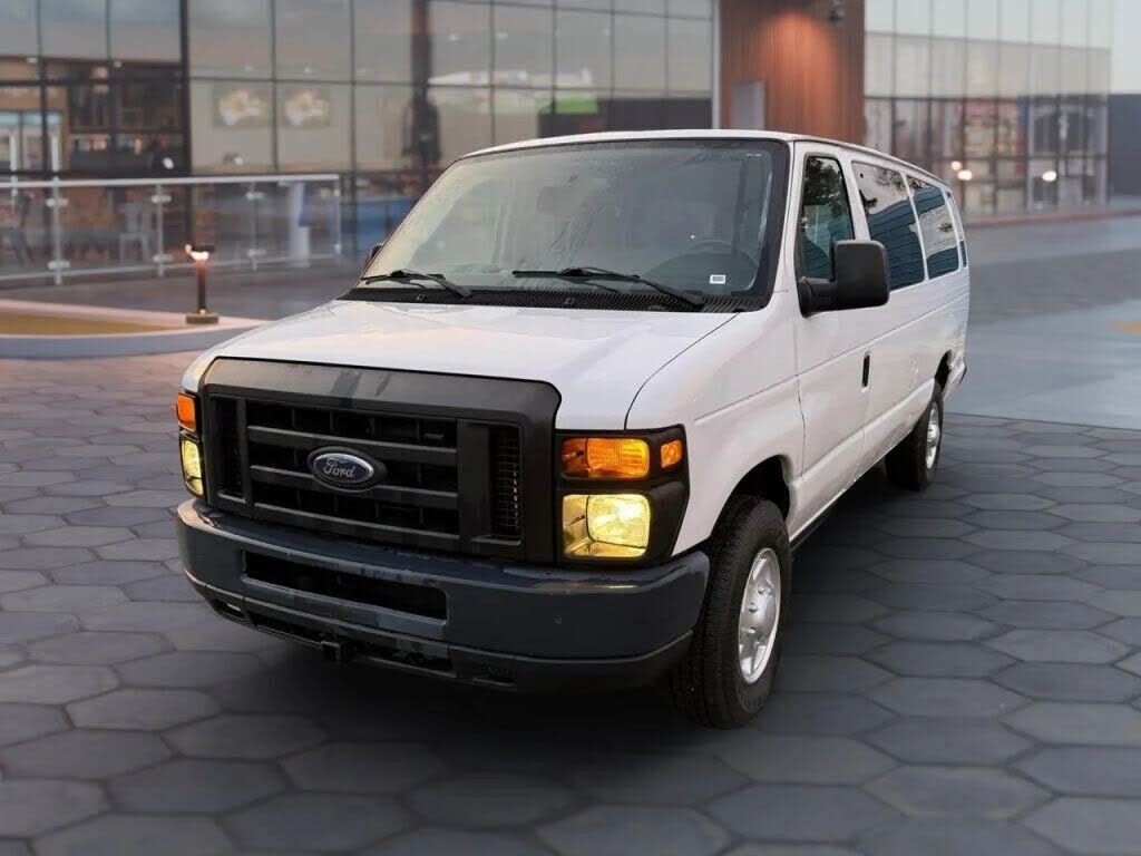 2011 FORD E-350