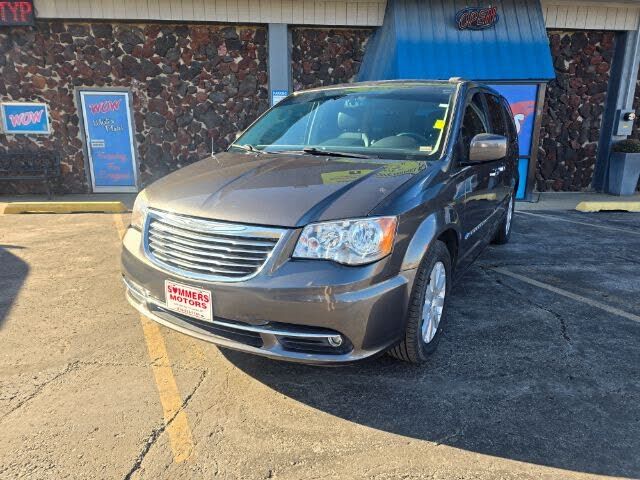 2015 CHRYSLER Town and Country
