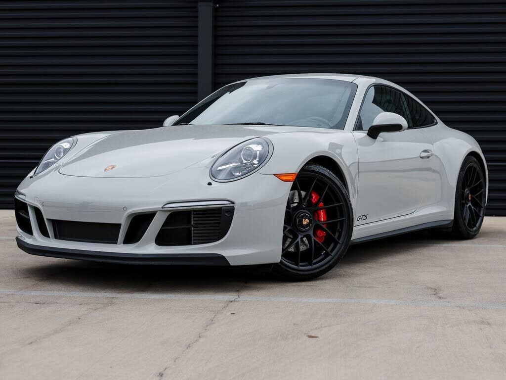 2018 PORSCHE 911