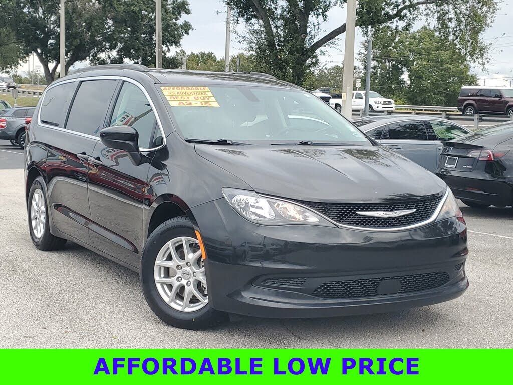 2021 CHRYSLER Voyager
