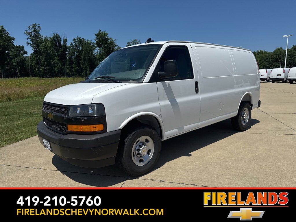 2025 CHEVROLET Express