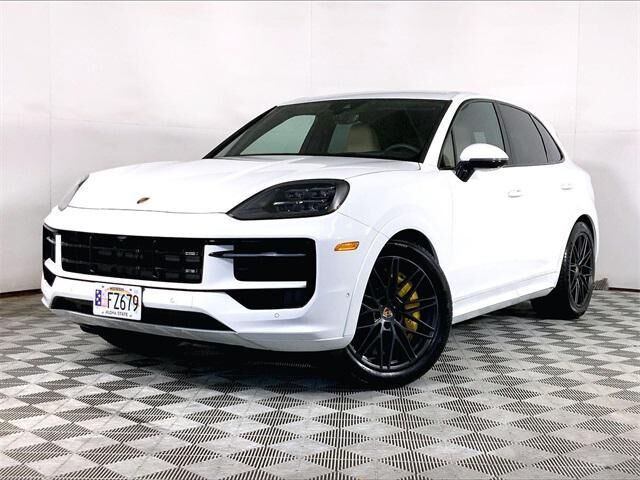 2025 PORSCHE Cayenne