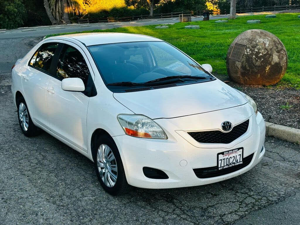 2010 TOYOTA Yaris
