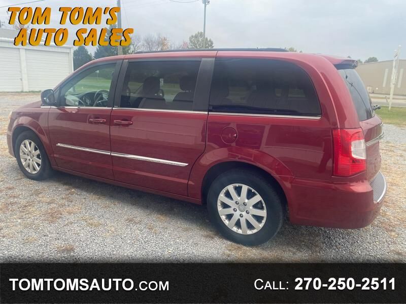 2013 CHRYSLER Town and Country