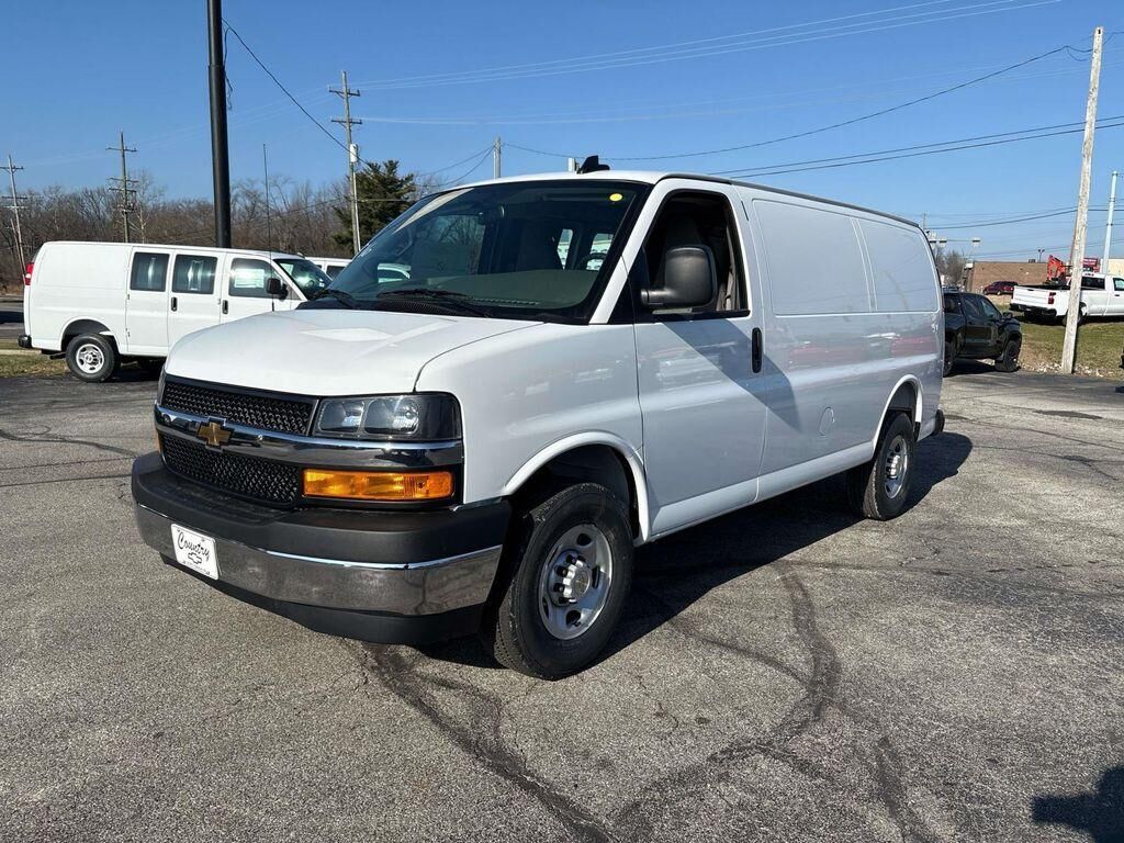 2025 CHEVROLET Express