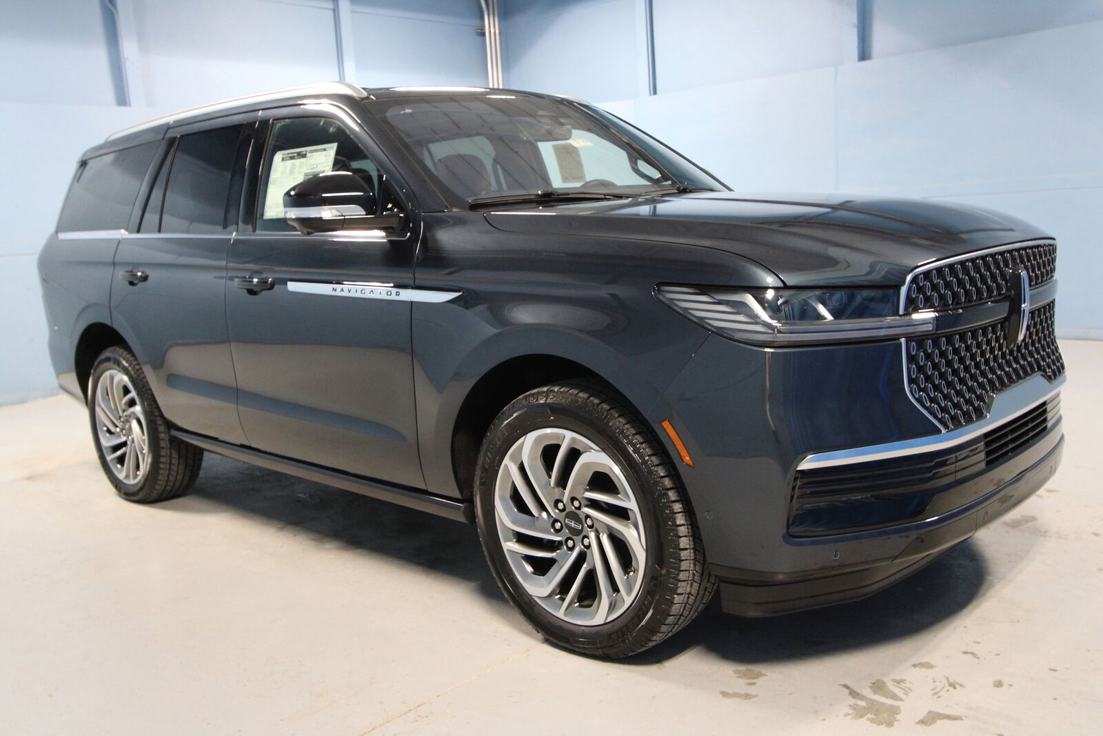 2025 LINCOLN Navigator