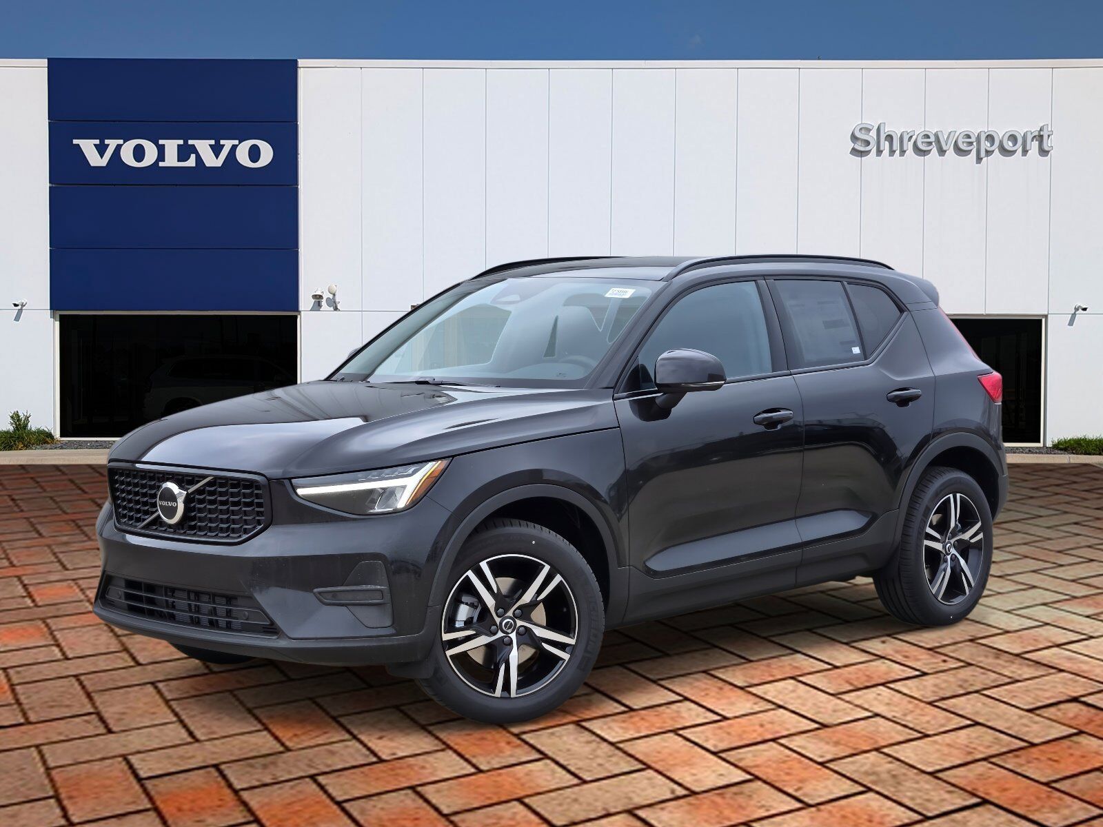 2026 VOLVO XC40