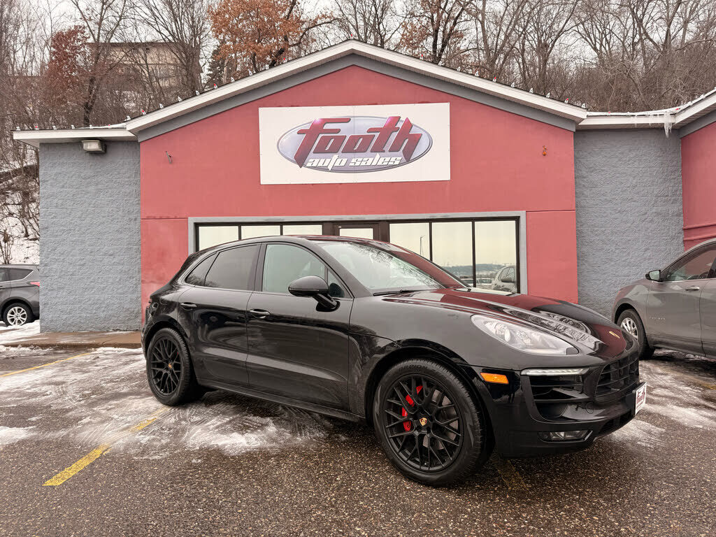 2017 PORSCHE Macan