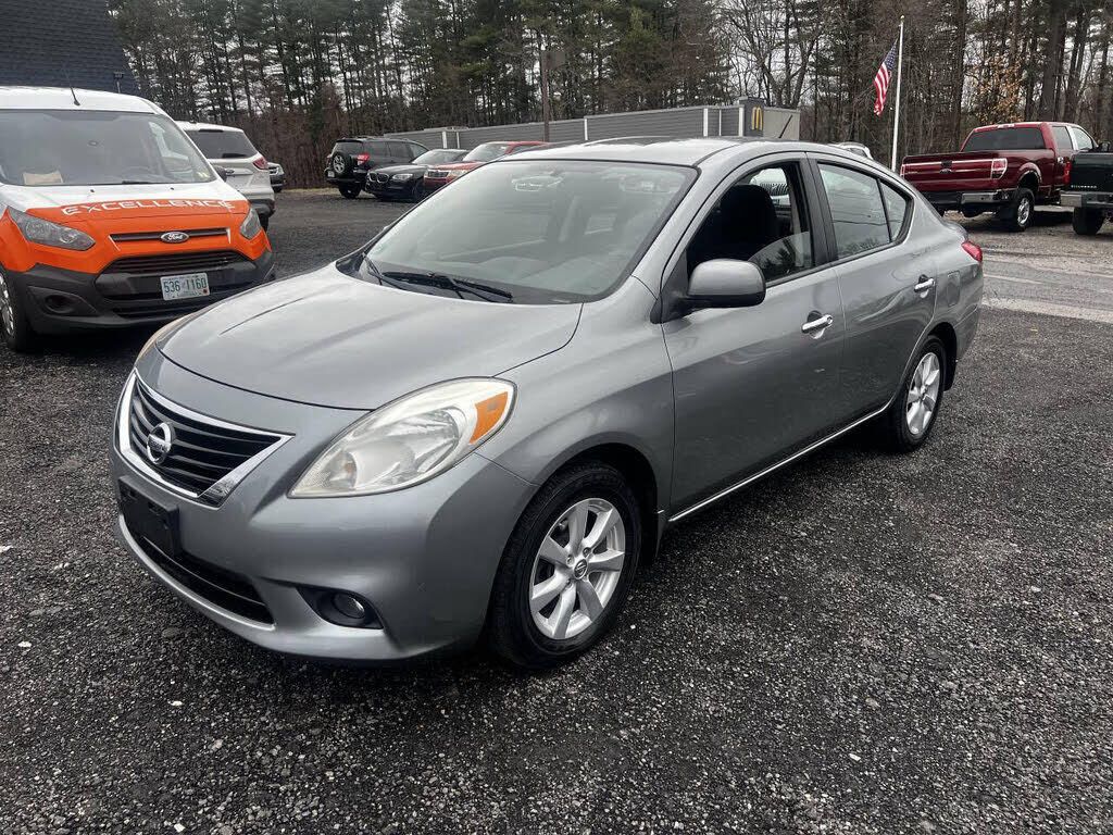 2012 NISSAN Versa