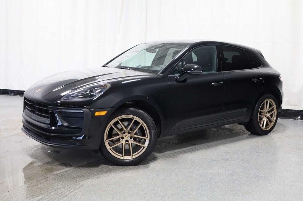 2023 PORSCHE Macan