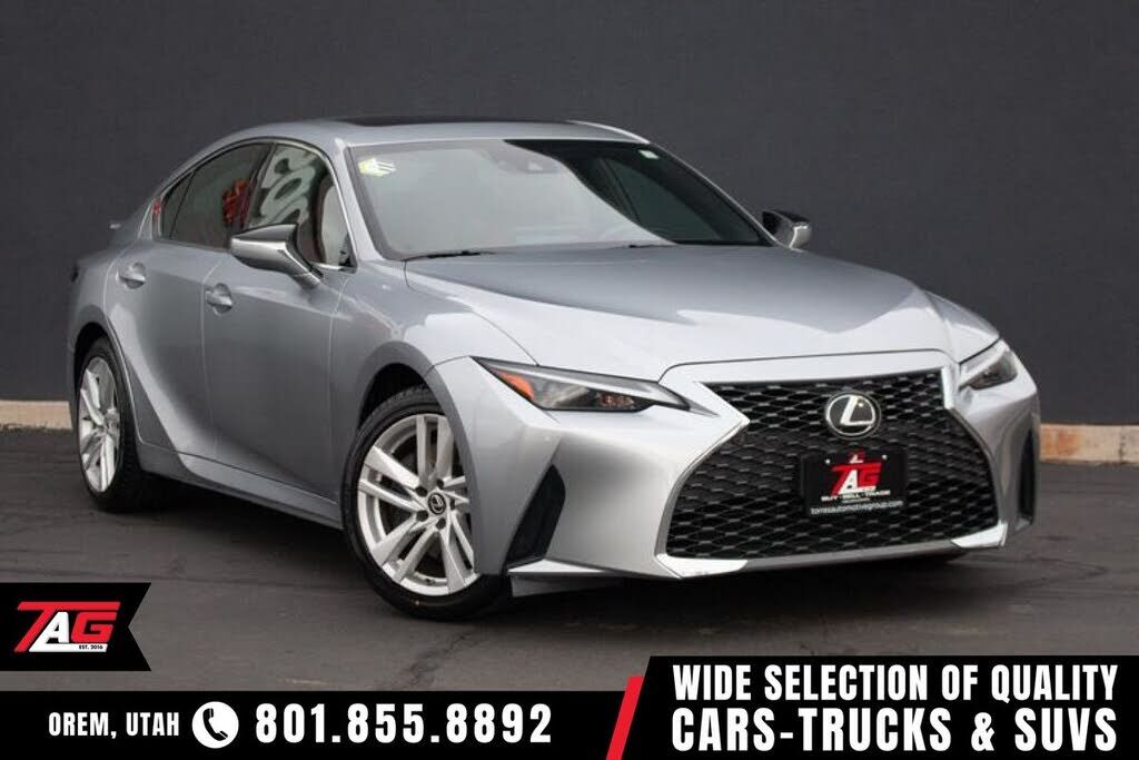 2021 LEXUS IS