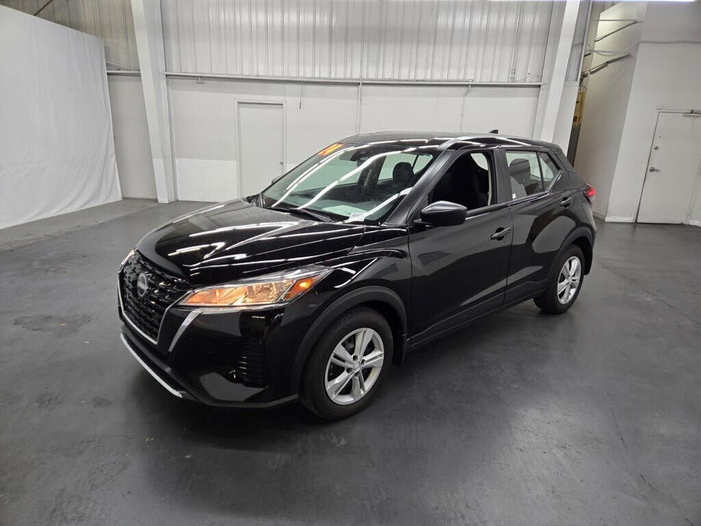 2024 NISSAN Kicks