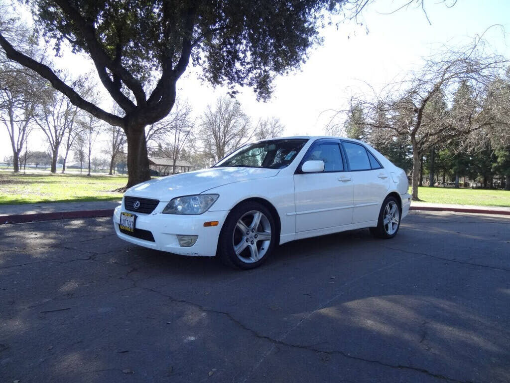 2002 LEXUS IS