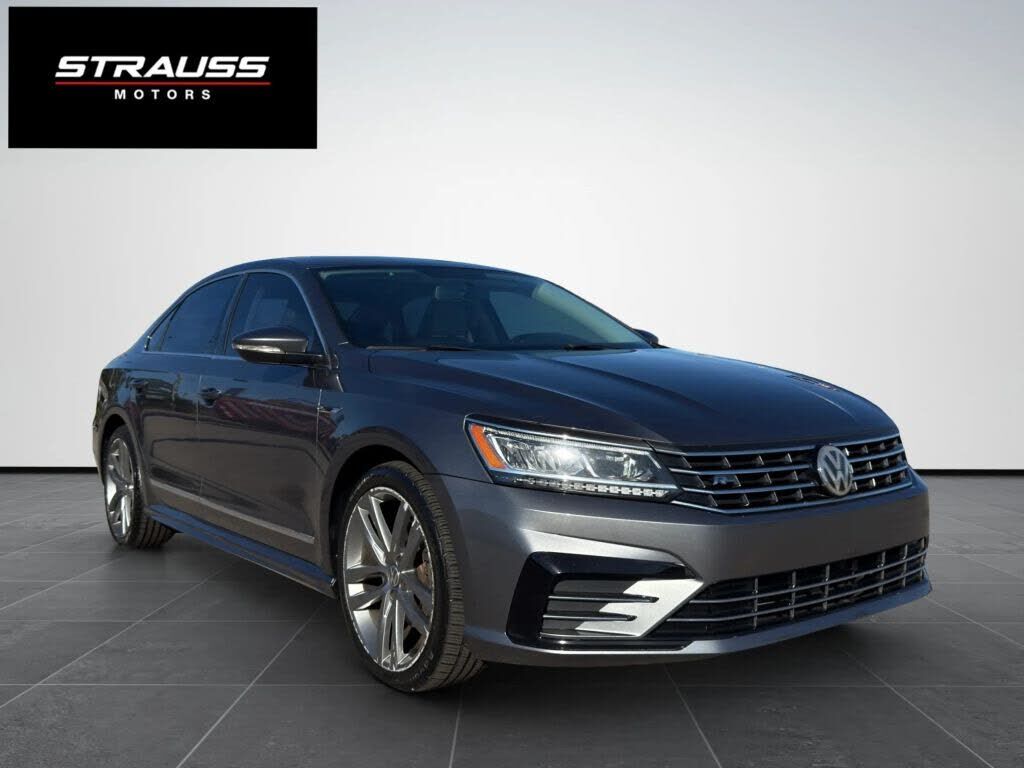 2017 VOLKSWAGEN Passat