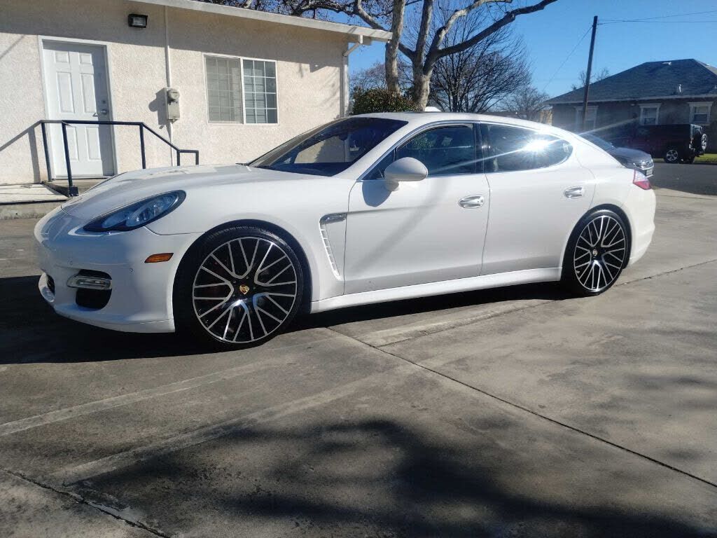 2010 PORSCHE Panamera