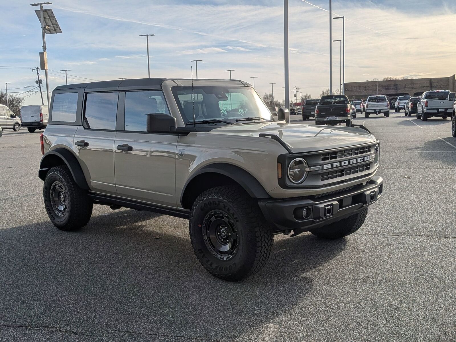 2025 FORD Bronco