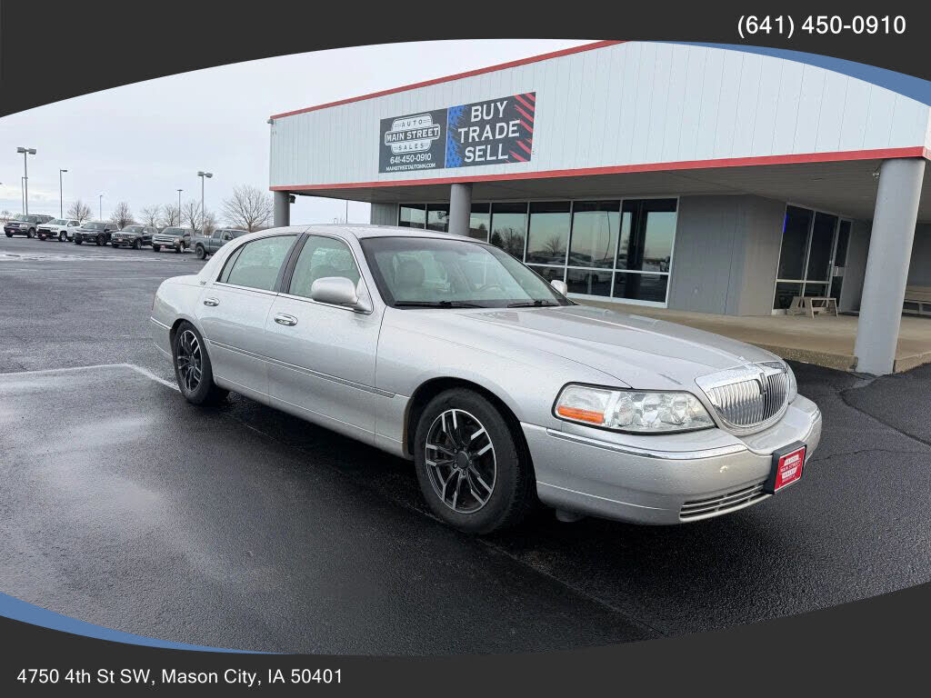 2009 LINCOLN Town Car