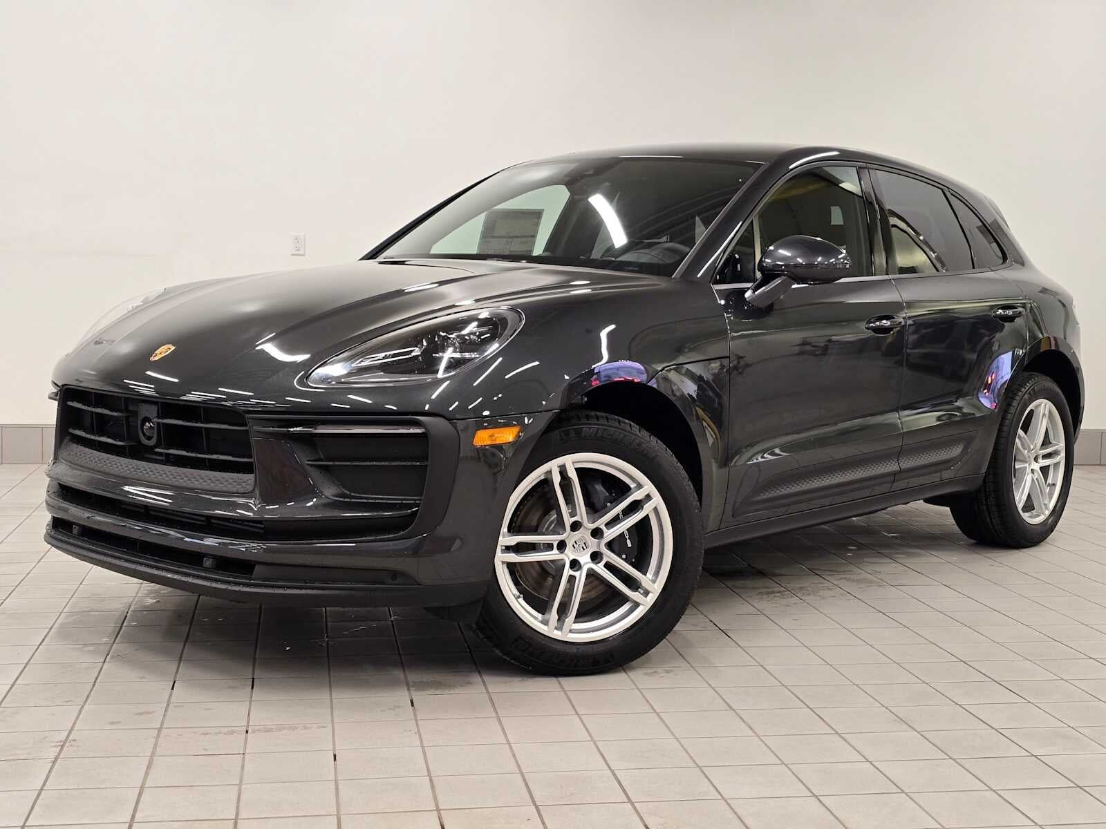 2025 PORSCHE Macan