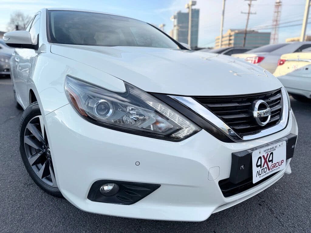2017 NISSAN Altima