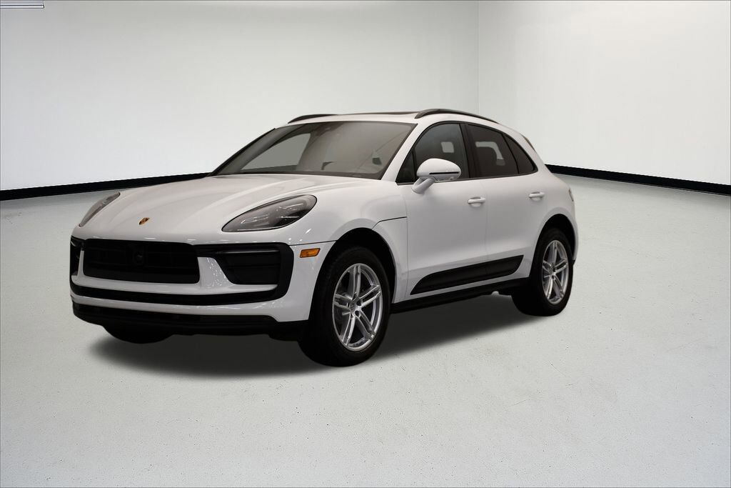 2025 PORSCHE Macan