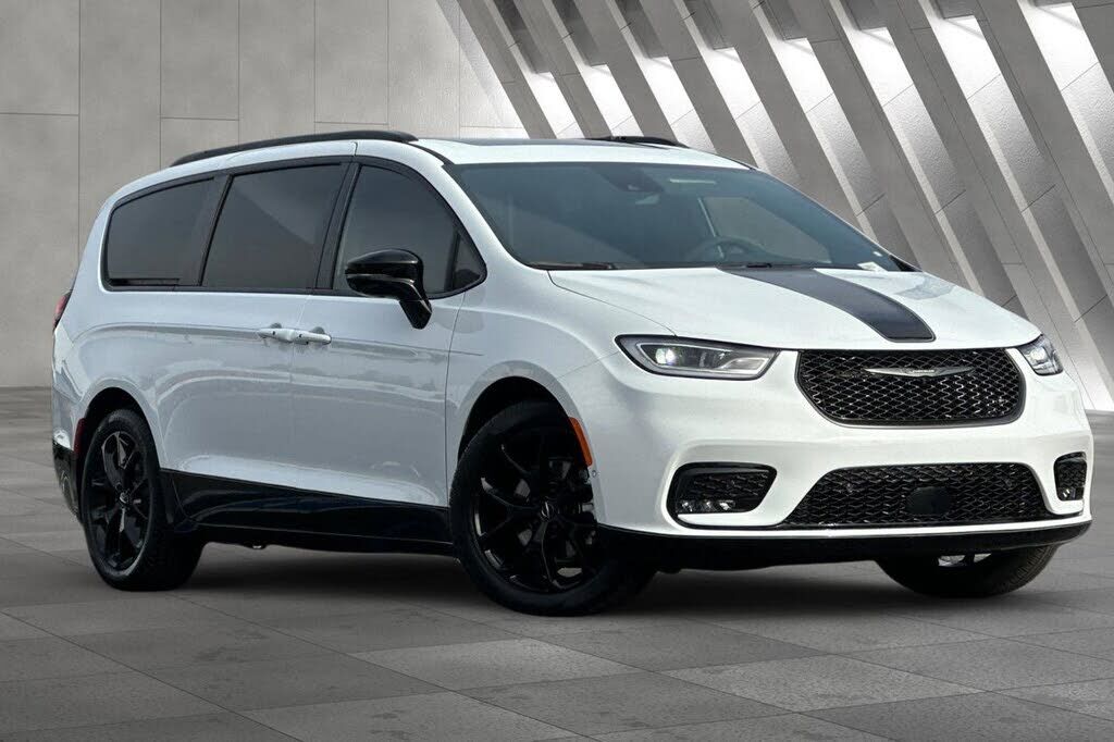 2024 CHRYSLER Pacifica