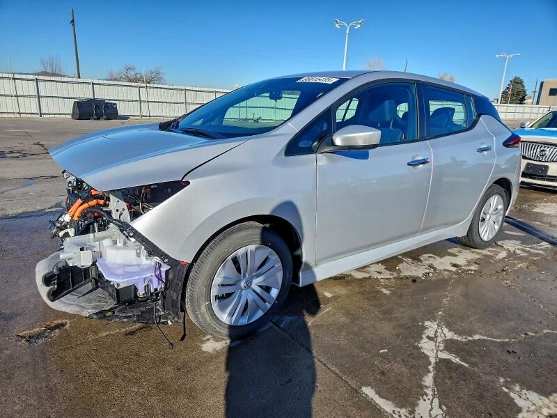 2025 NISSAN Leaf