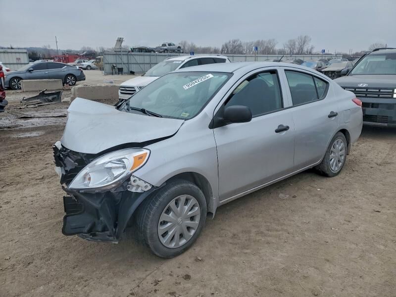 2013 NISSAN Versa